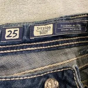 Jeans Bootcut Miss Me Taille 25 - Neuf Sans étiquettes, Coupe Boot, Jambe 34 Pouces